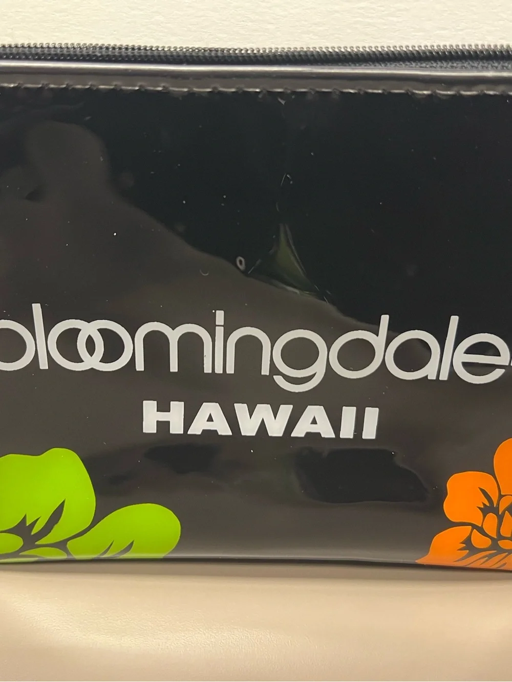 Bloomingdale’s Hawaii Little Cosmetic Bag in black Exclusive